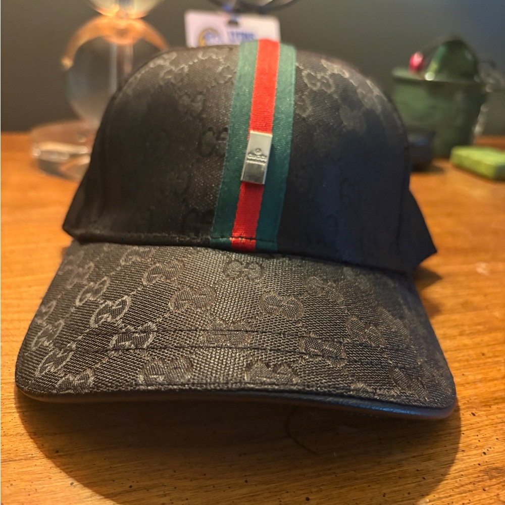 Gucci Black Cap with Red and Green Stripe